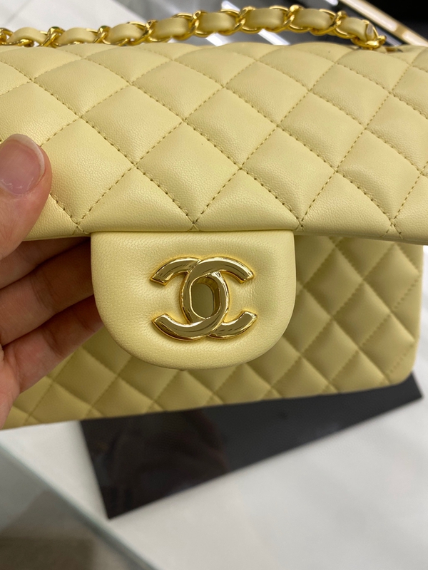 シャネルバッグレプリカ素材ディテール